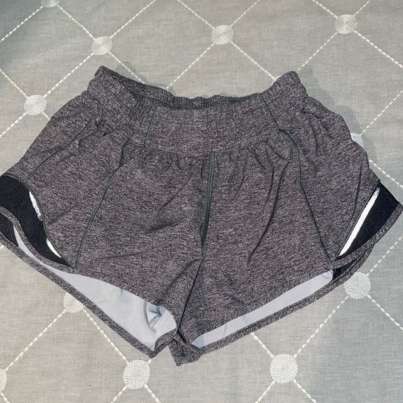 Lululemon hotty hot shorts grey size 6 - Picture 1 of 3